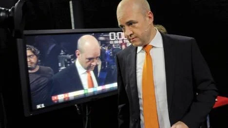 Statsminister Fredrik Reinfeldt håller nu på att lägga det borgerliga regeringspusslet. Den här gången riskerar de tre mindre partierna att förlora varsin minister då Moderaterna har stärkt sin position inom det borgerliga blocket.
