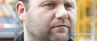 Utländska byggarbetare konkurrerar med låga löner