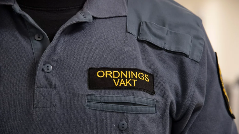 Två ordningsvakter och en väktare skadades i samband med att de grep en man misstänkt för stöld till ett värde av 4|000 kronor. Arkivbild.