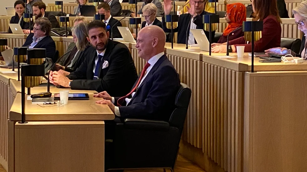 Kommunalråden som styr: Ahmad Eid (M) och Urban Granström (S). "Vad har gått snett ?" undrar Eid om hur underskottet inom skolan vuxit så snabbt.