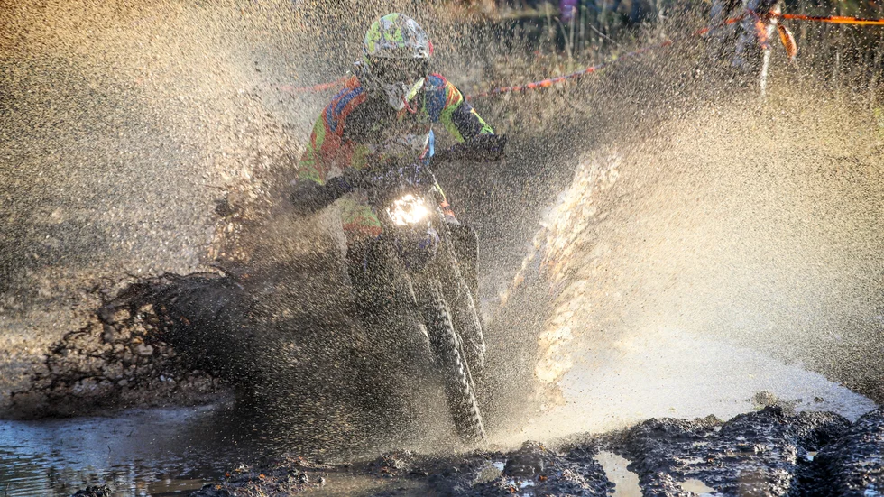 Tävlande i 39:e upplagan av enduroklassikern Gotland Grand National på Tofta Skjutfält, Gotland.