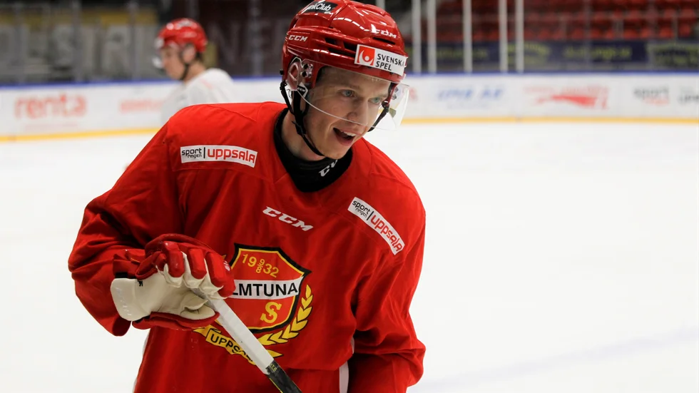 Magnus Eisenmenger har aldrig spelat seniorhockey i Sverige tidigare men nu gör svensktysken debut för Almtuna.