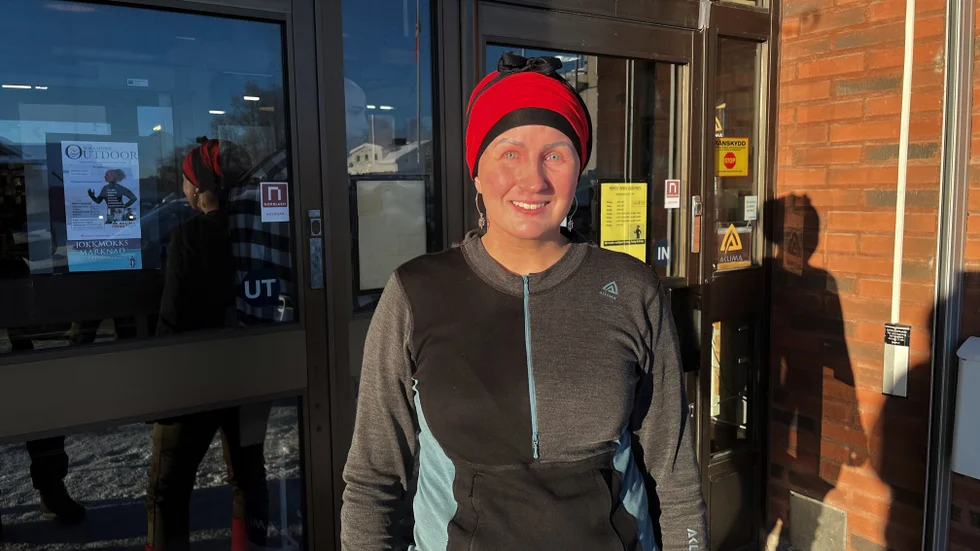 Malin Nilsson Ylitalo och maken kör nattöppet i sin butik under marknaden.