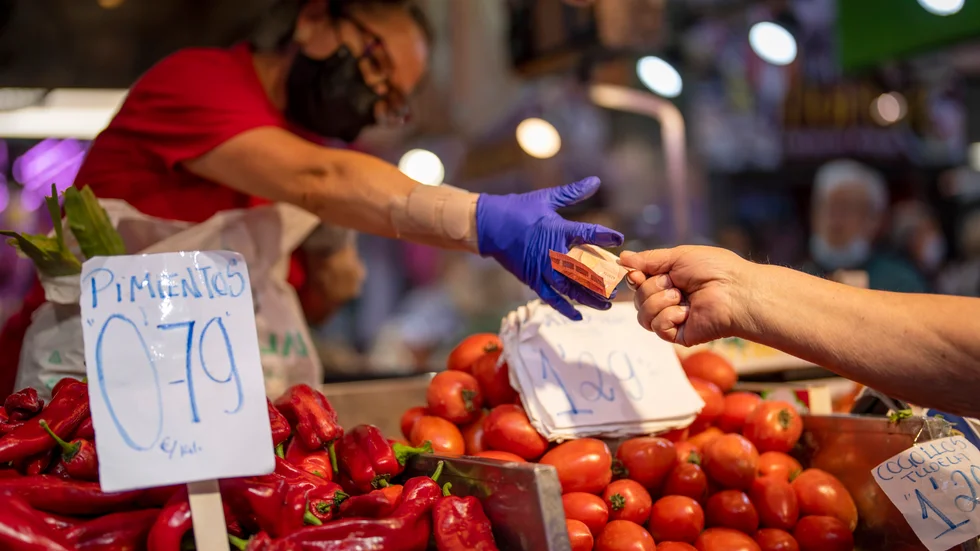 Det är stora skillnader på inflationen mellan olika EU-länder. I Spanien låg den i februari på 6 procent, mot ett EU-snitt på 9,9 procent och 25,8 procent i Ungern. Arkivbild.