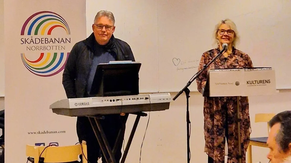 Lennart Johansson och Eva Plumppu framförde julsånger.