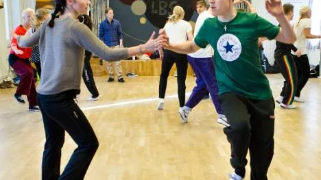 Juniorerna Beatrice Åman och Linus Rönnebrand ska SM-tävla  i bugg.