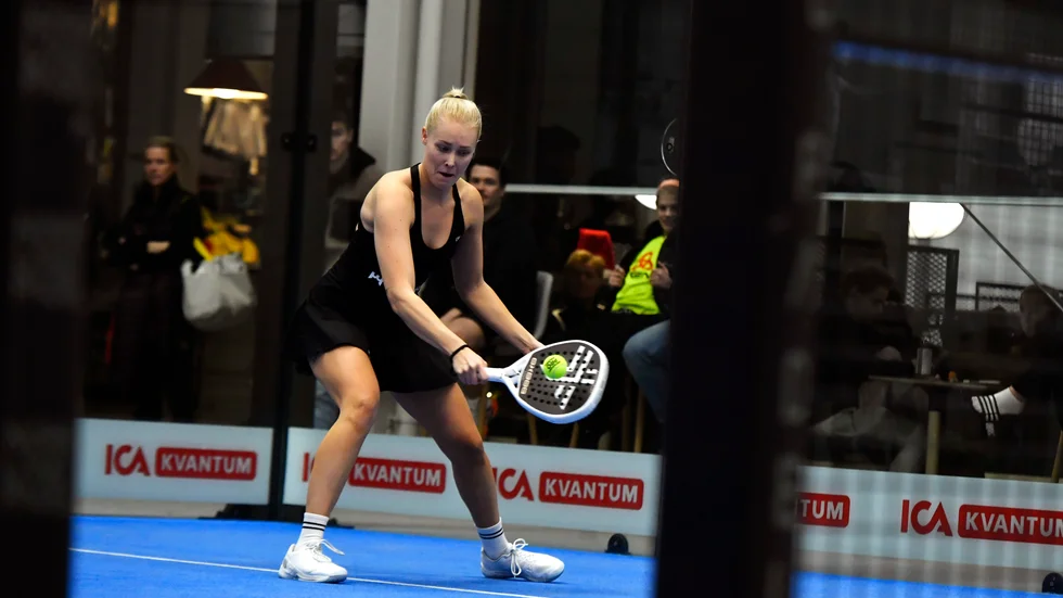 Emma Bodén, tillsammans med partnern Amanda Berglund, vann damfinalen i Railcare open efter att ha vänt från underläge.