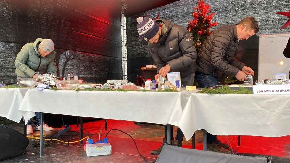Full koncentration hos deltagarna Philip Di Luca, Oskar J Andersson och Jörgen S Eriksson, under tävlingen. 