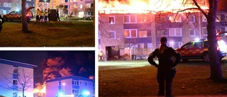 Se bilderna från nattens jättebrand – stora skador på lägenhetshuset