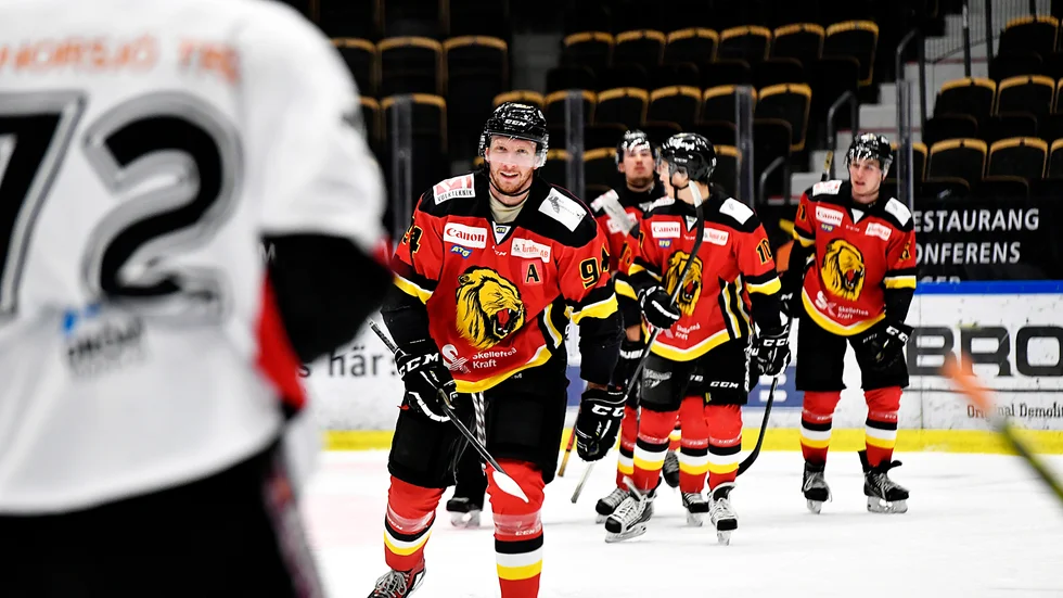 Benjamin Stenlund visade vägen, med de två inledande målen i matchen, för SK Lejon i fredagens drabbning med Norsjö HC.