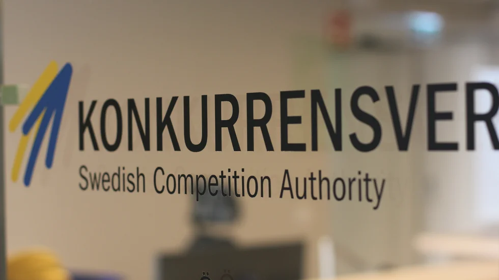 Konkurrensverket drar region Sörmland inför domstol och yrkar på ett vite på 10 miljoner kronor. Enligt myndigheten stred regionens upphandling av ett nytt journalsystem mot lagen.