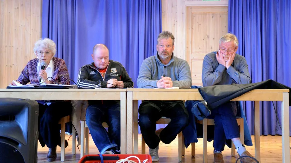 Stod till svars. Margareta Henricsson (ns), Fredric Olofsson (skp), Tomas Nilsson (s) och Stig Eriksson (V) frågades ut av PRO-medlemmarna.