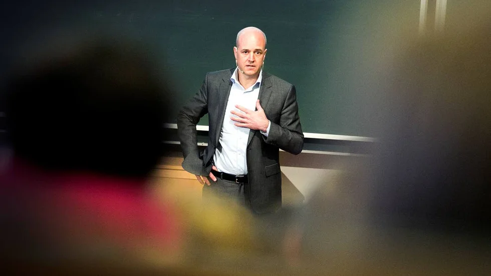 Nu talar Fredrik Reinfeldt (M) mest om tillståndet i världen.