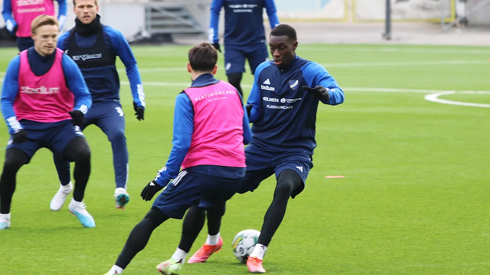 Första träningen med IFK Norrköping. Den gillade backlånet Yahya Kalley, 21.