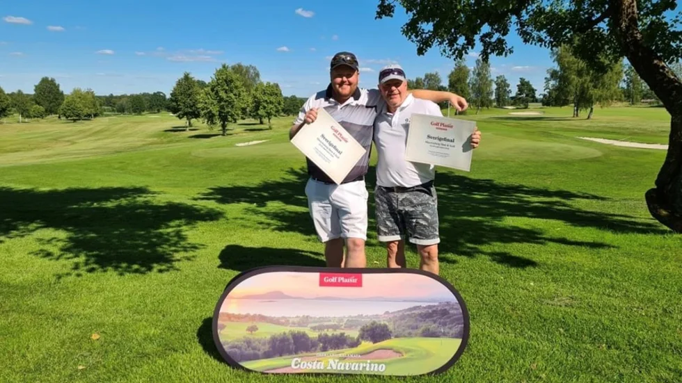 Duon Pontus Grönvall och Stefan Fredriksson åkte på fredagen till Kalamata i Grekland för nordiska finalen i golftävlingen Resetouren.