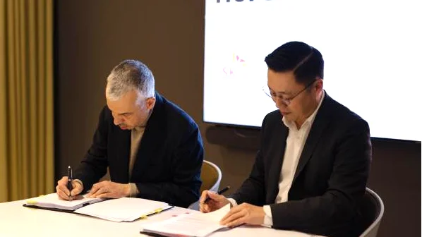 Paolo Cerruti (t v), en av Northvolts grundare, vart den som skrev avtalet med sydkoreanska SK Nexilis om leverans av kopparfolie.