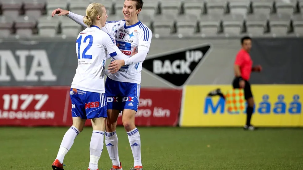 Pierre Boman jublar efter sitt 4–1-mål borta mot Forward.