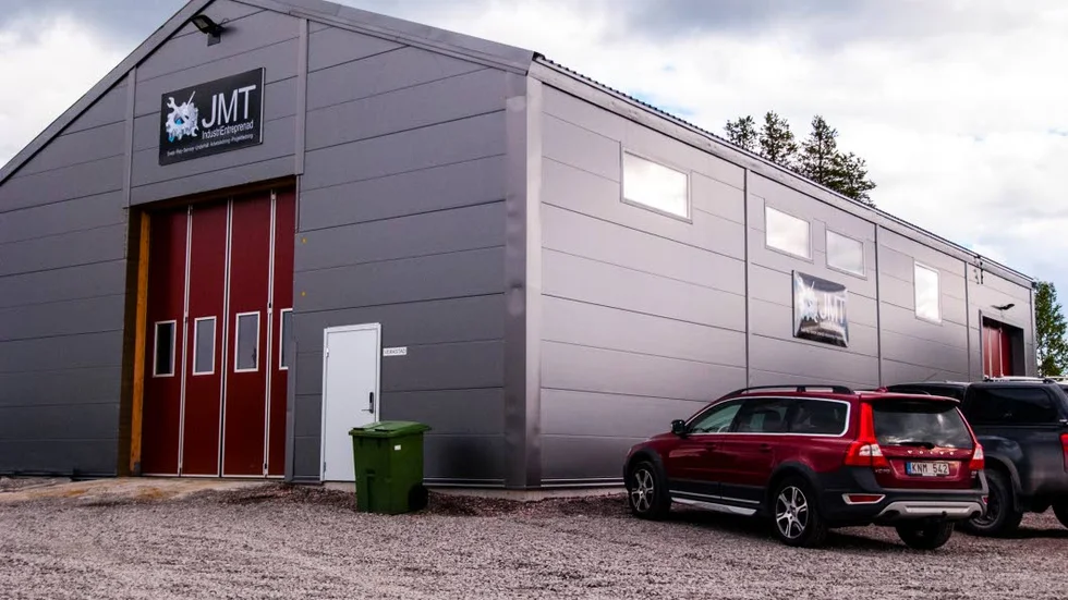GÄLLIVARE JMT Industrientreprenad varslar sex stålarbetare på grund av prispress och färre jobb.