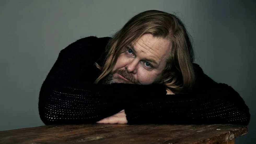 Mattias Alkberg har skrivit ledmotivet till UR:s dokumentärserie "Skolpojkarna".
