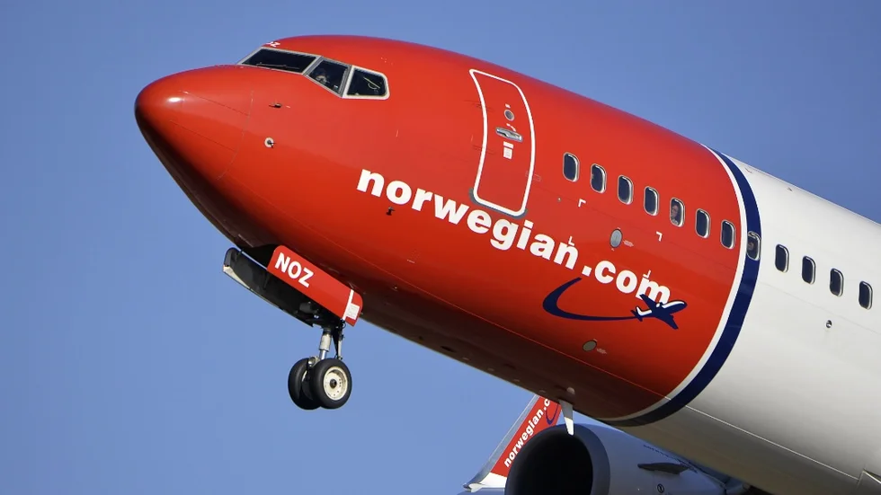 STOCKHOLM 2015-03-08 
Ett Boeing 737-800 flygplan tillhörande Norwegian landar på Arlanda flygplats på söndagen. En del av utlandstrafiken till och från Stockholm har varit igång under strejken. Förhandlingarna mellan Norwegian och det norska pilotfacket Parat fortsatte på söndagen. 
Foto: Johan Nilsson / TT / Kod 50090