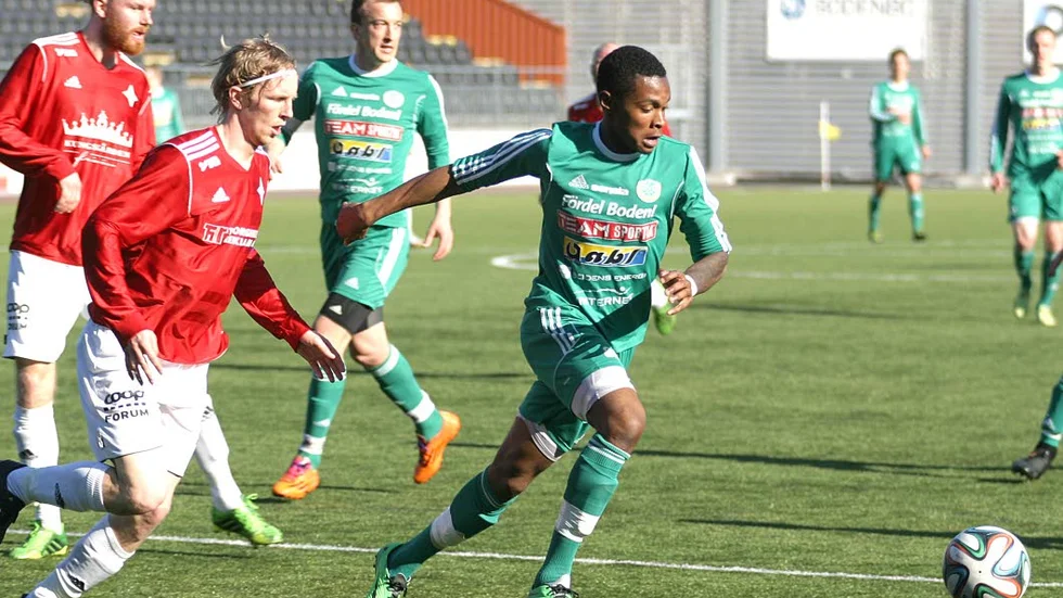William Johnson-Cole kom in från bänken.