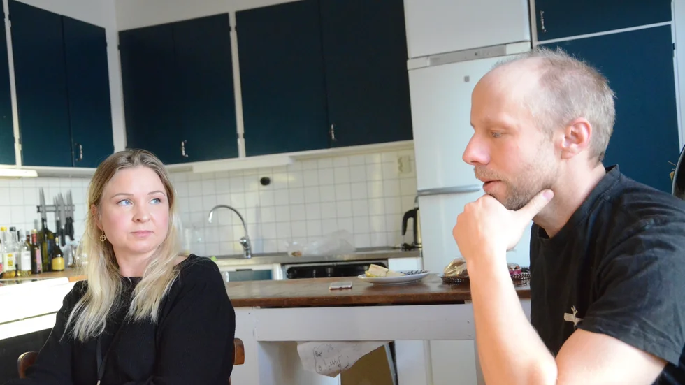 Rebecca Forsberg och Andrée Arvidsson kan äntligen se ljuset i tunneln eftersom deras hus nu återställs efter branden för ett år sedan.