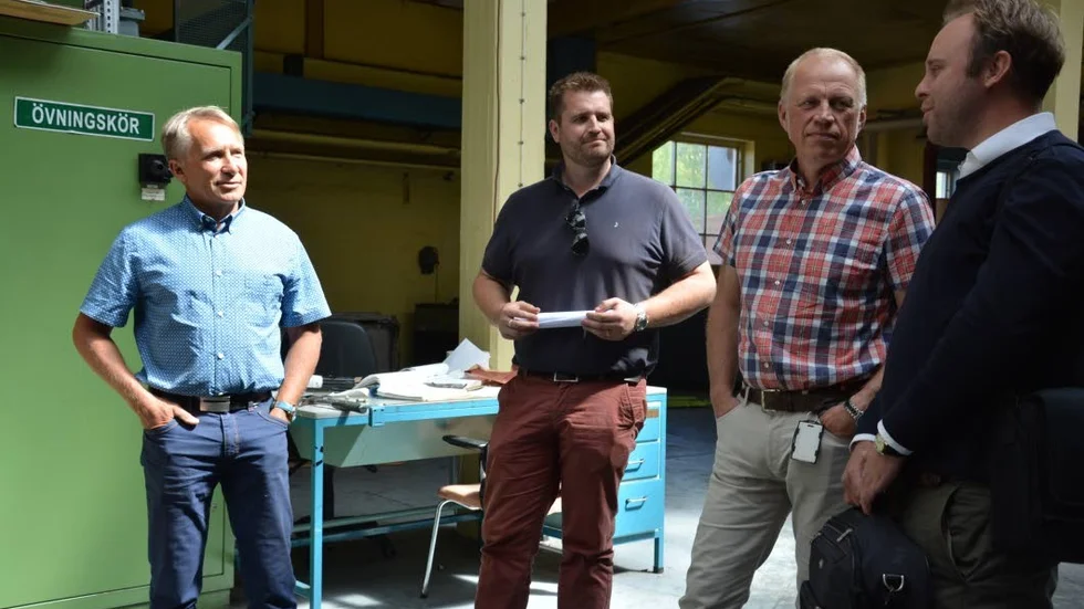 Barometer. Inför Företagarnas presskonferens gav Peter Kägo, vd Novacore, en rundvandring i företagets lokaler. På plats fanns Nils Persson och Torbjörn Jansson från Tjustbygdens Sparbank, och Christoffer Lewinowitz, Företagarna.