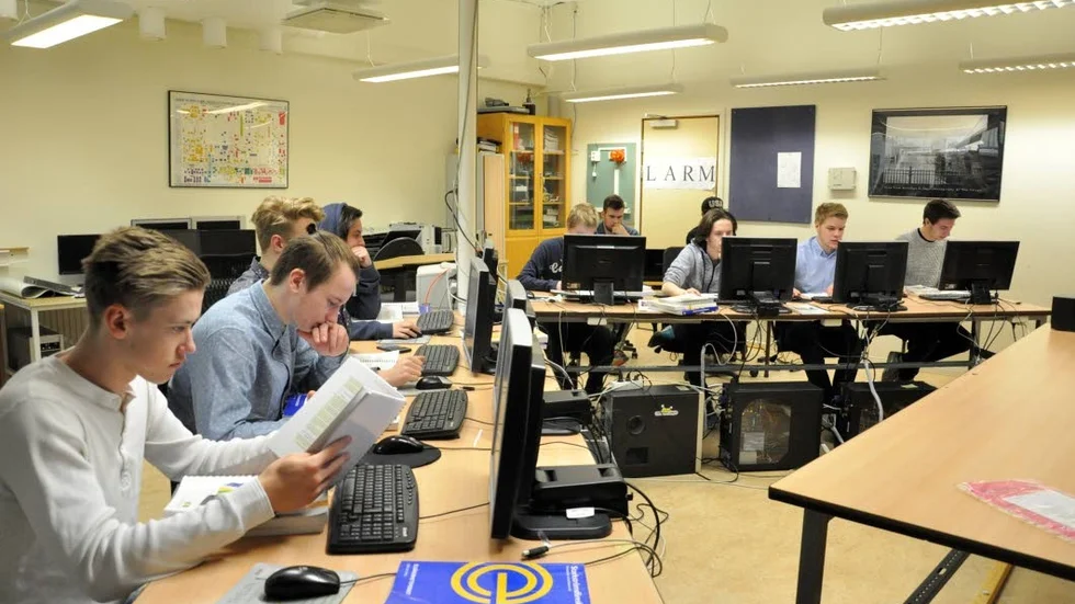 Under onsdagsförmiddagen deltog eleverna som läser sista året på el- och energiprogrammet i tävlingen ECY CUP.
