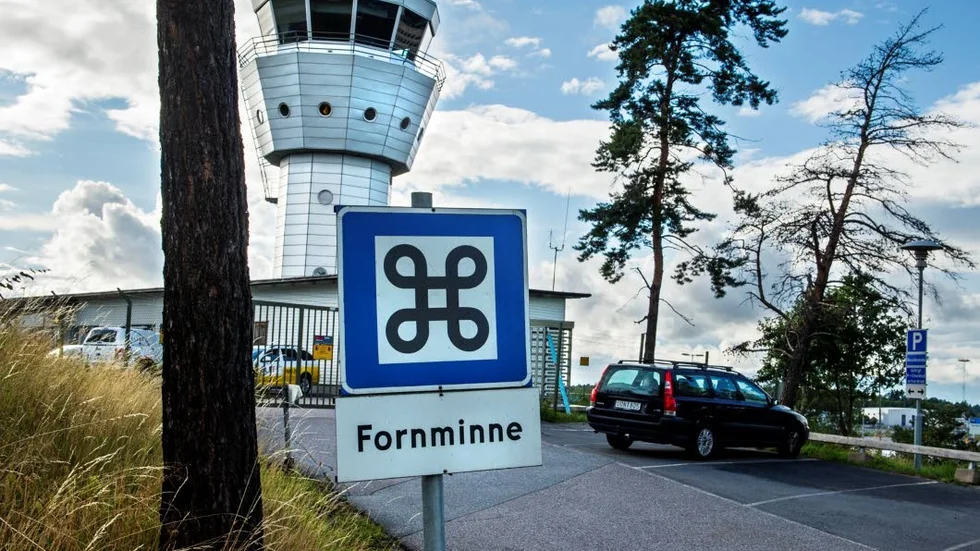 Den för landsbygden så viktiga Bromma flygplats kan snart räknas som fornminne, om vänstern får bestämma.