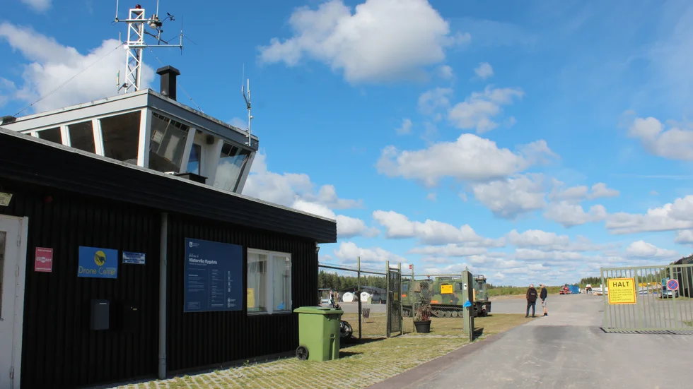 SVT:s granskning i turerna kring Västerviks flygplats har fått insändarskribenten att reagera.