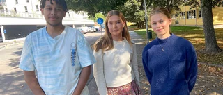 Enköpingseleverna tänker inte slarva bort sina röster: "Men det är svårt att hitta tid för att läsa in sig"