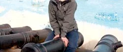 Anna hoppas få följa med  till Kina