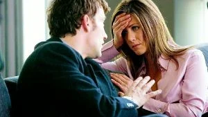 Mer än godkänd debut.  Clive Owen och Jennifer Aniston i Mikael Håfströms "Derailed".Foto: Sony