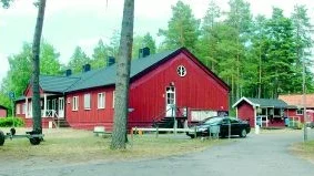 Lilla Hallmare. Ännu finns inga besked om vad som ska hända med Lilla Hallmare. Arbetet pågår med att ta fram planer inför framtiden, säger de nya ägarna. FOTO: INGEMAR PETERSSON