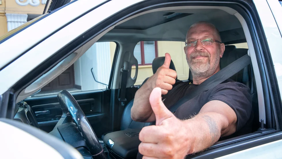 Peter Reuss tycker att kommunen ska underlätta för trafikanterna i stället.