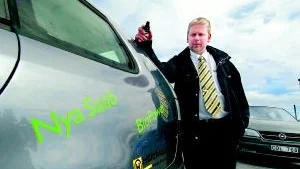 Förvånad. Morgan Andersson på Holmgrens är förvånad över de publicerade siffrorna över utsläppen. Han tycker att Västerviksborna trots allt är miljömedvetna bilkonsumenter.  Foto: Anders Steiner