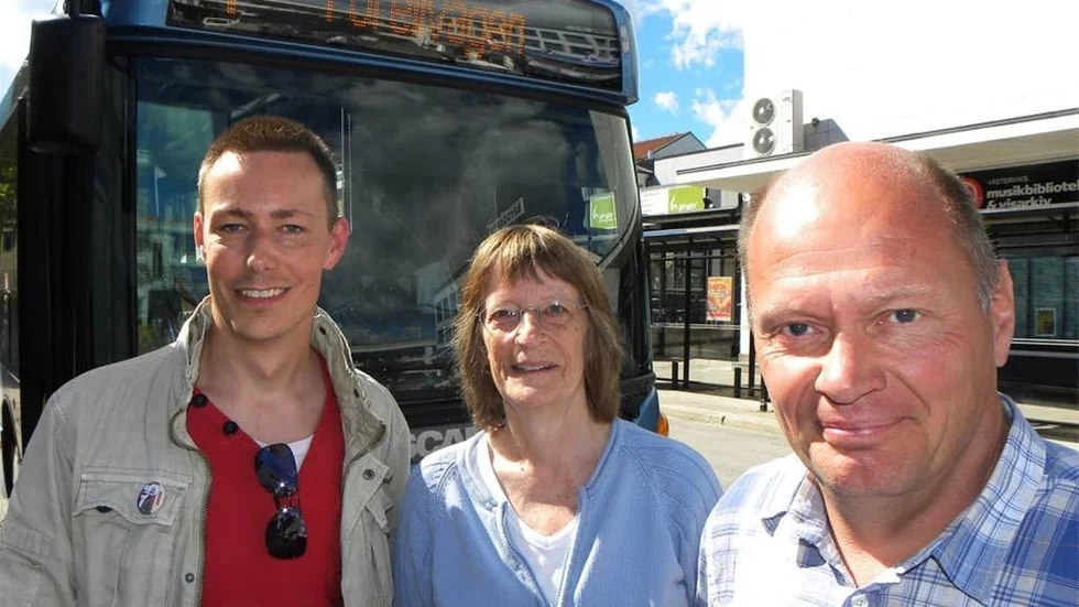 Gratis kollektivtrafik för pensionärer, nytt förslag från Vänsterpartiet, här företrädda av Kaj Raving, Mariann Gustafsson och Ragnar Olsson.
