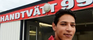 Mahmoud ska fräscha upp Västerviks bilar