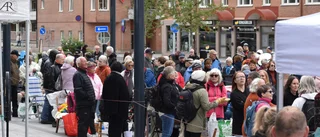 Antikrundan är i stan – och kön ringlar sig lång: ”Vi uppskattar att det kommer upp mot 1 200 deltagare”