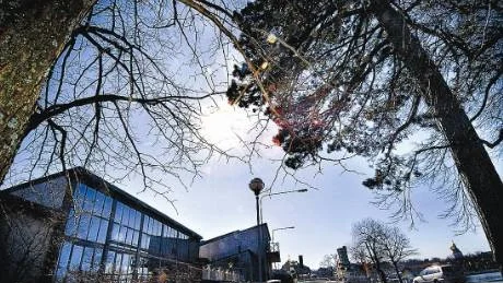 Värna det vackra i Västervik och bygg en terrass vid Slottsholmen.
