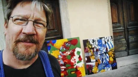 Frederik Eliasen visar ett 20-tal verk på Källviks brunns galleri. Foto: Ellen Kindstrand