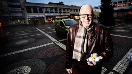 - Boule är en väldigt social sport och matcherna är ofta enormt spännande att spela, säger Lars Zeed. Foto: Ola Axman