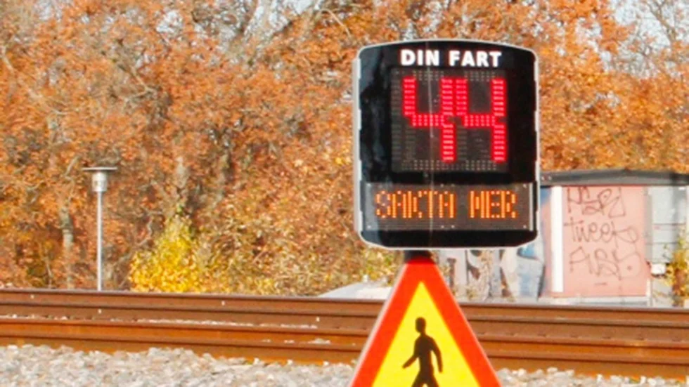 En farttavla av det här slaget saboterades strax före jul på Forsavägen i Åker. Bilden är tagen på en annan plats.