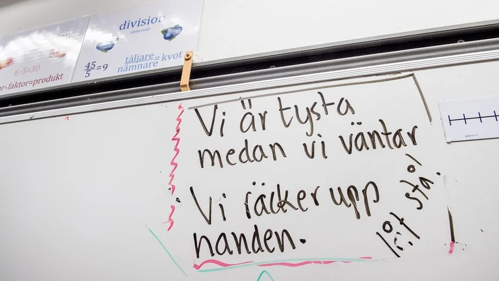 Det behövs mer ordning och reda i skolan och många fler lärare, skriver moderaten Erik Bengtzboe.
