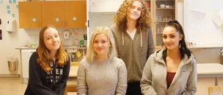 Efter nian sprids Mariefredsungdomarna för vinden