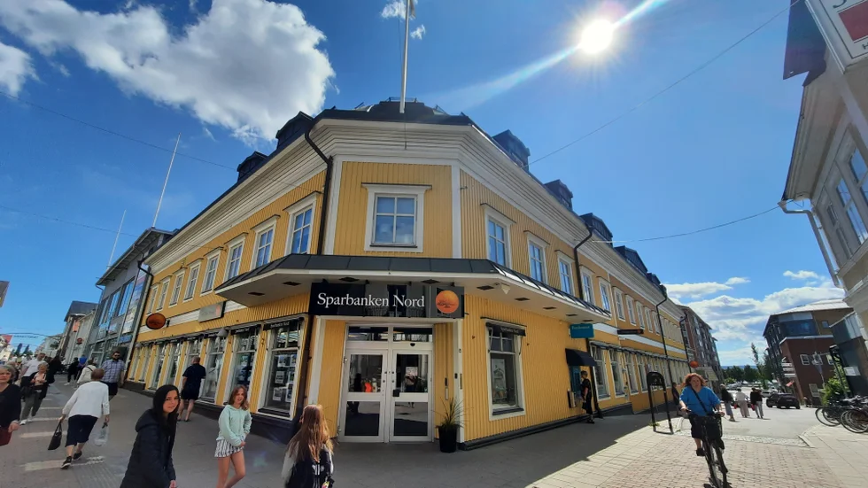 "Hade 15 000 kronor som jag fått men det gick inte att sätta in och som gammal kund i banken blir jag förbannad", skriver signaturen "Onödigt med banker". (Arkivbild)