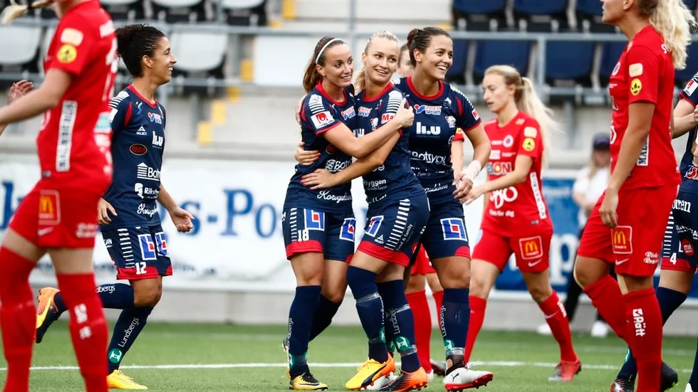 Tove Almqvist och Kosovare Asllani är två av flera spelare i eller med anknytning till Linköping som är med i den kommande landslagstruppen.