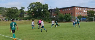 Stark start för ESK P17: Så går det för Enköpingslagen i Gothia cup