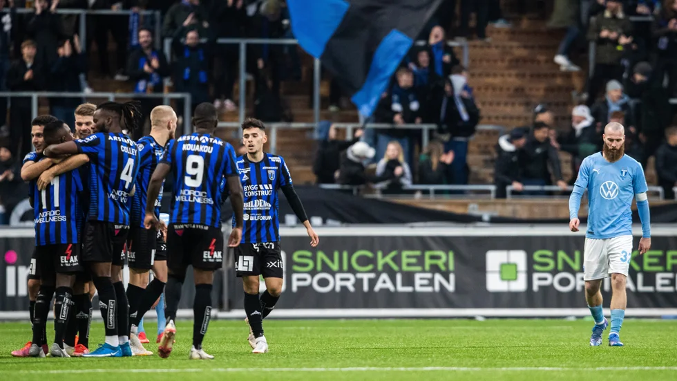 Sirius firar mål mot Malmö FF i en match från 2021.