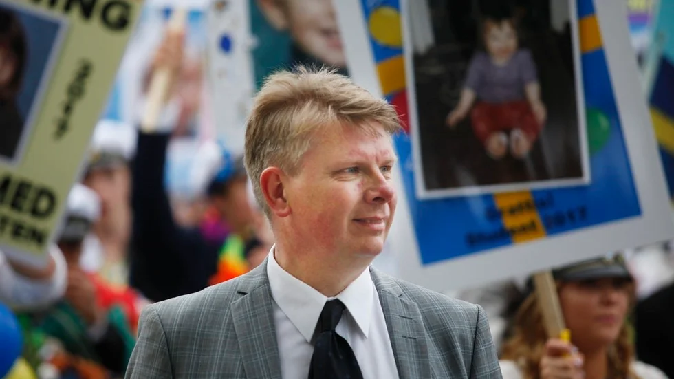 Jonas Axelsson slutar som rektor för Prins Wilhelmgymnasiet i Flen. Bilden är från förra årets studentfirande.